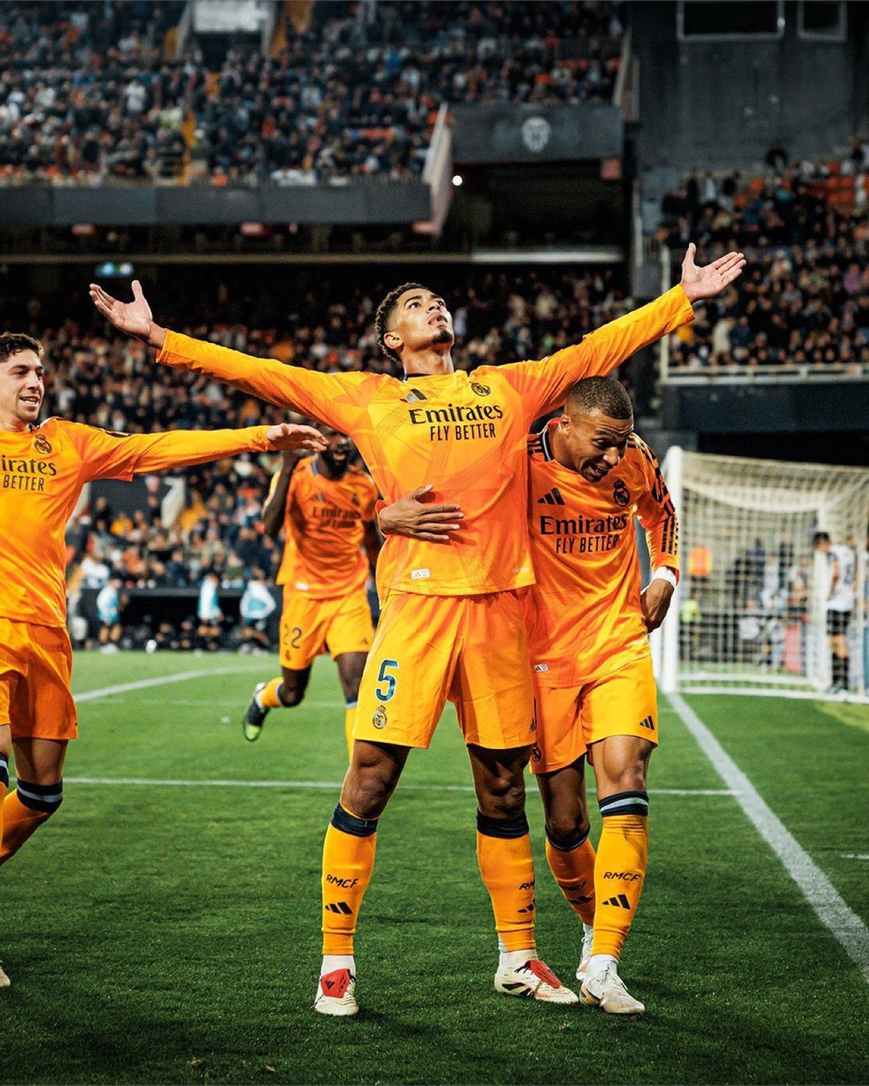 开云体育在线-关于马赛鏖战阿森纳，贝林厄姆高光表现的信息